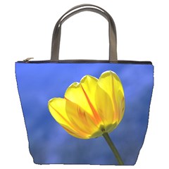 tulip on blue - Bucket Bag