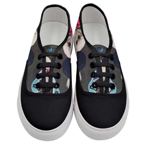 Women s Classic Low Top Sneakers 