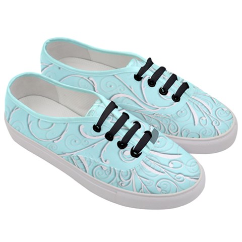 Women s Classic Low Top Sneakers 