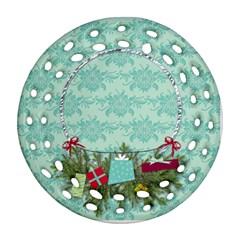 Presents ornament - Ornament (Round Filigree)