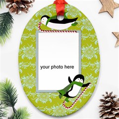 Cute penguins ornament - Ornament (Oval)