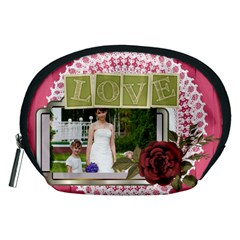 love - Accessory Pouch (Medium)