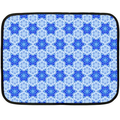 Snowflake Blanket By Court1992us 35 x27  Blanket Back