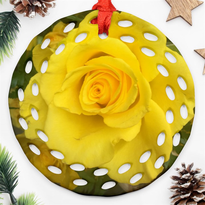 Yellow rose Round Filigree Ornament (Two Sides)