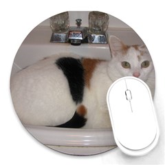 kiki in the sink - Round Mousepad