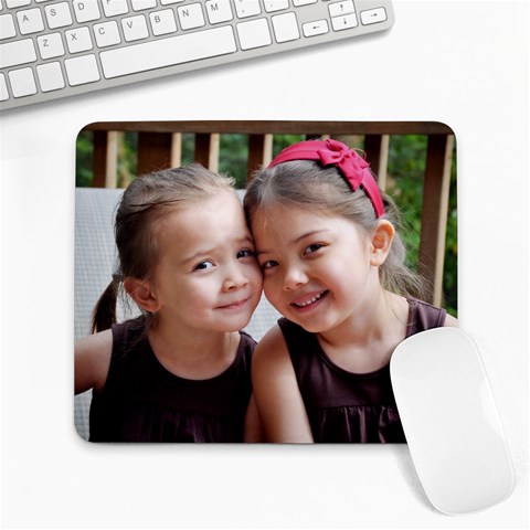 Mousepad Chantal & Sophia June 2010 By Ramona Front