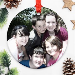 2010 Kids Ornament - Ornament (Round)