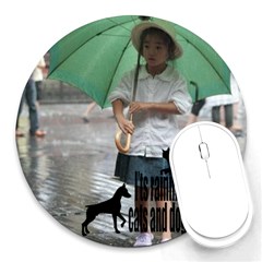 Raining cats and dogs - Mousepad - Round Mousepad