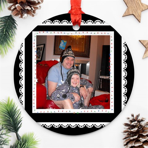 White Lace Christmas Round Ornament By Catvinnat Front