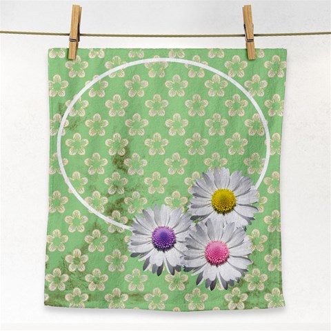Daisies Towel By Carmensita Front