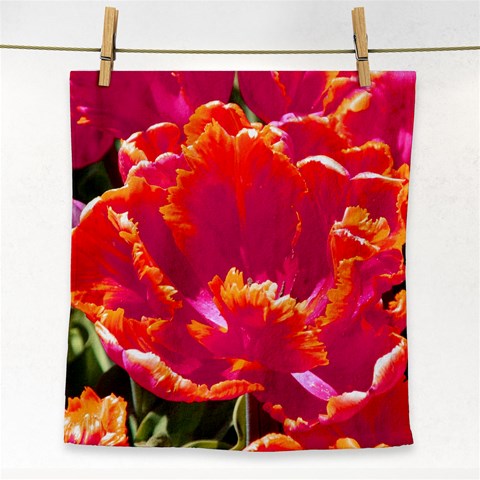 Hot Tulips Face Towel By Susan Selkirk Front