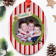 Oval Christmas ornament 2024 Family - Ornament (Oval)