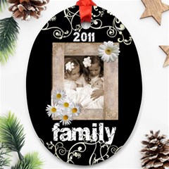 Family 2011 oval ornament - Ornament (Oval)