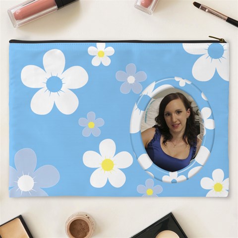 Daisy Cosmetic Bag (xxxl) By Deborah Back