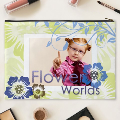 Flwoer By Joely Back