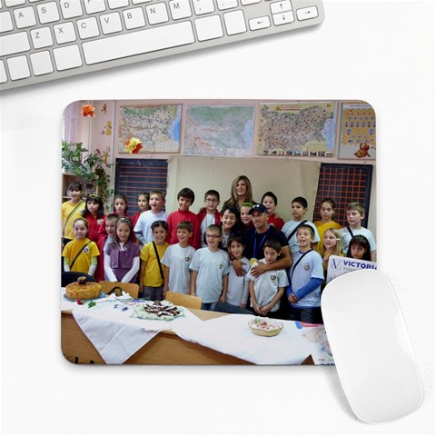 3v Klas By Penka Mihaylova 9.25 x7.75  Mousepad - 1
