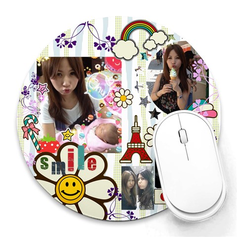 Smile By 張鈞惠 8 x8  Round Mousepad - 1